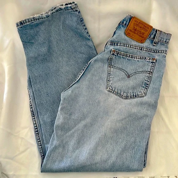 Leviโs~True Vintage~High Rise Wide Leg / Rare White Tab 965 - Picture 11 of 11